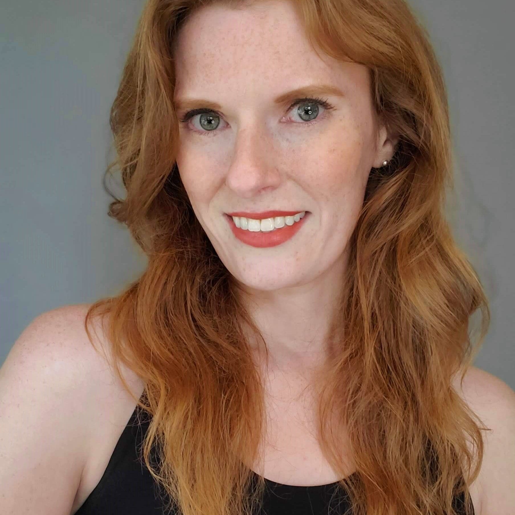Ariel Puls Headshot